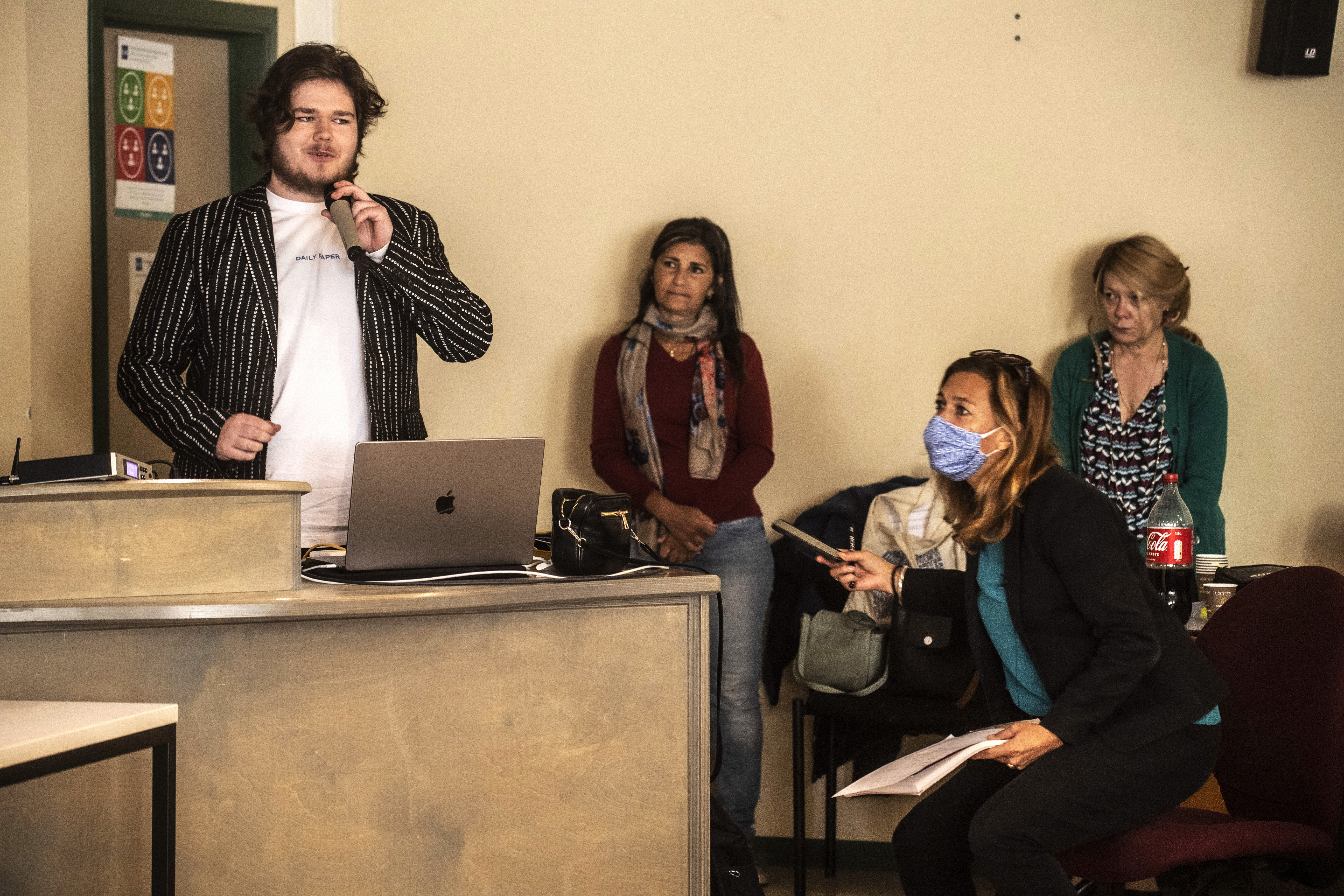 Presentation by Dries Truyen © Saskia Vanderstichelen 