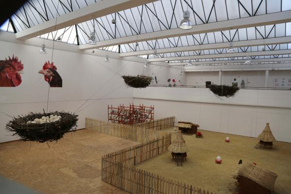 Planetary Community Chicken, National Gallery of Zimbabwe © Koen Vanmechelen Planetary Community Chicken, National Gallery of Zimbabwe © Koen Vanmechelen