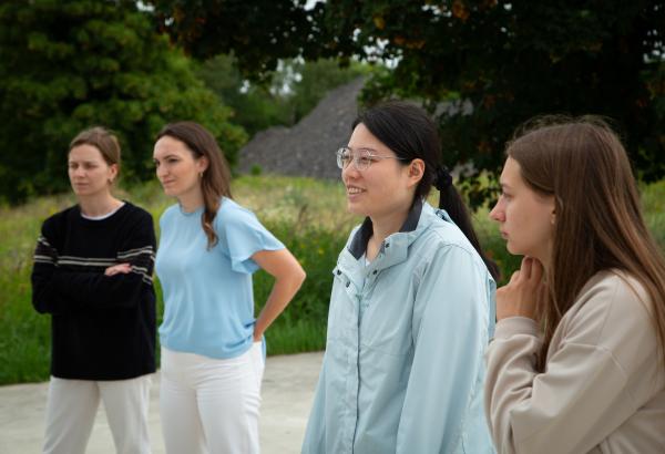 HOE Movement DanceExperiment_group.jpg