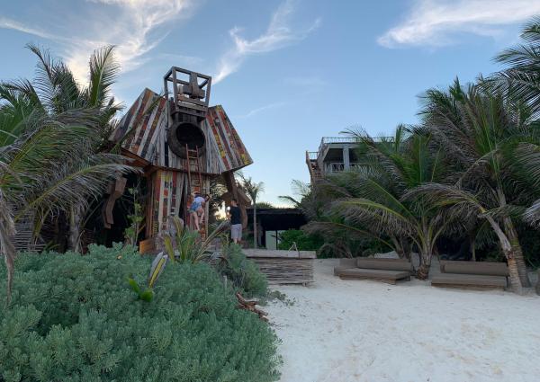 Cosmogolem, Human Rights House, Tulum (ME) © Koen Vanmechelen