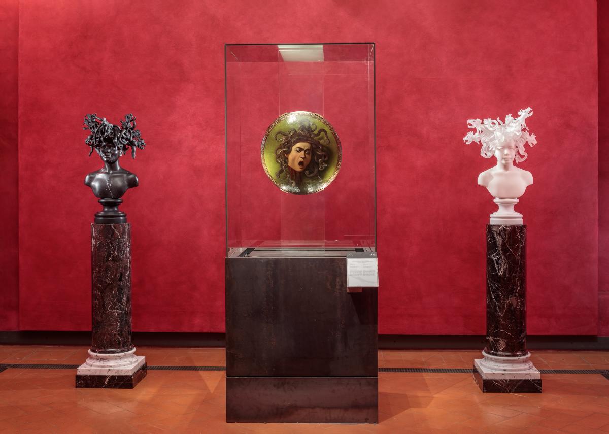Medusa Nera - Medusa Bianca, Seduzione. Koen Vanmechelen. Galleria degli Uffizi.jpg